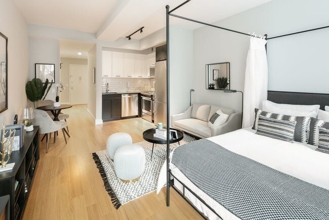 Building Photo - Luxury STUDIO / Wall Street / $2,764