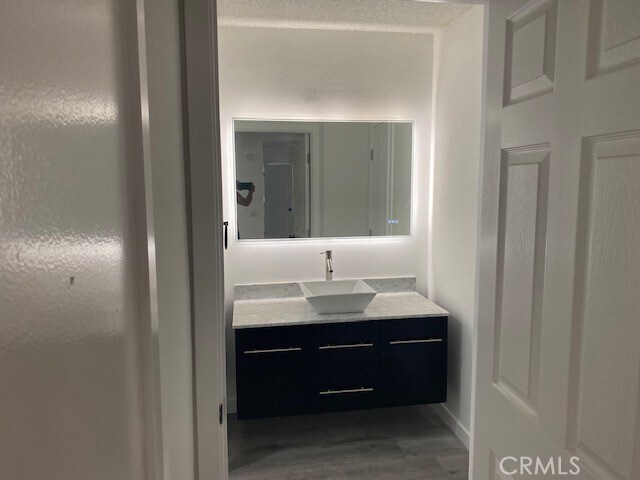 Foto del edificio - 5460 White Oak Ave