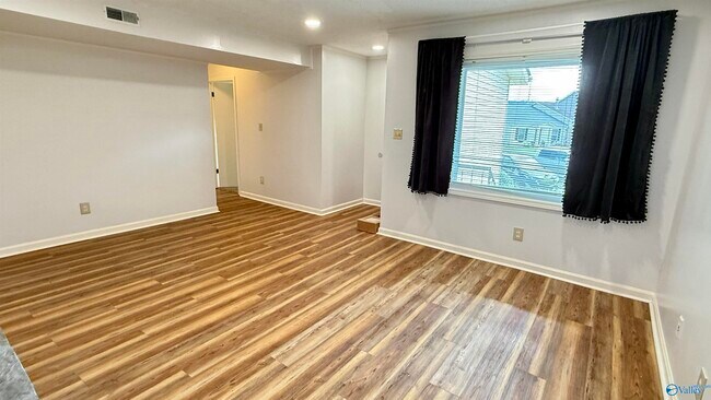Building Photo - 1217 Catskill Cir SE