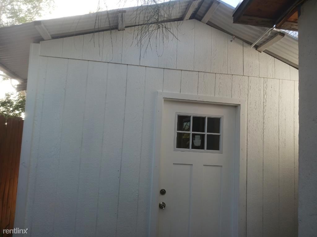 Building Photo - 1 br, 1 bath House - 915 North Hoff Avenue