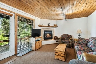 Building Photo - 300 Bay Point Dr