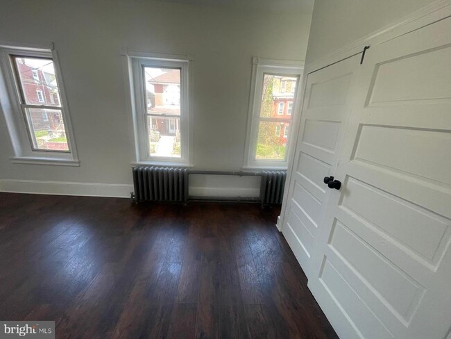 Foto del edificio - 2121 W 3rd St