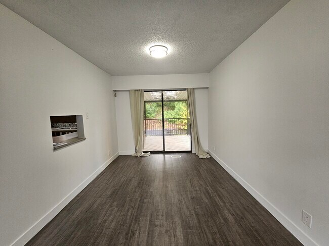 Photo du bâtiment - 13454 Crestview Dr