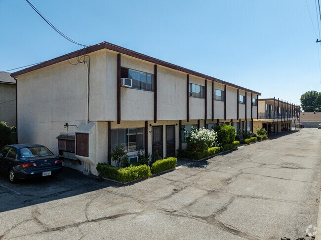 936 W Duarte Rd Arcadia, CA - 936 W Duarte Rd