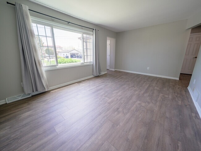 Foto del edificio - 8240 S Octavia Ave