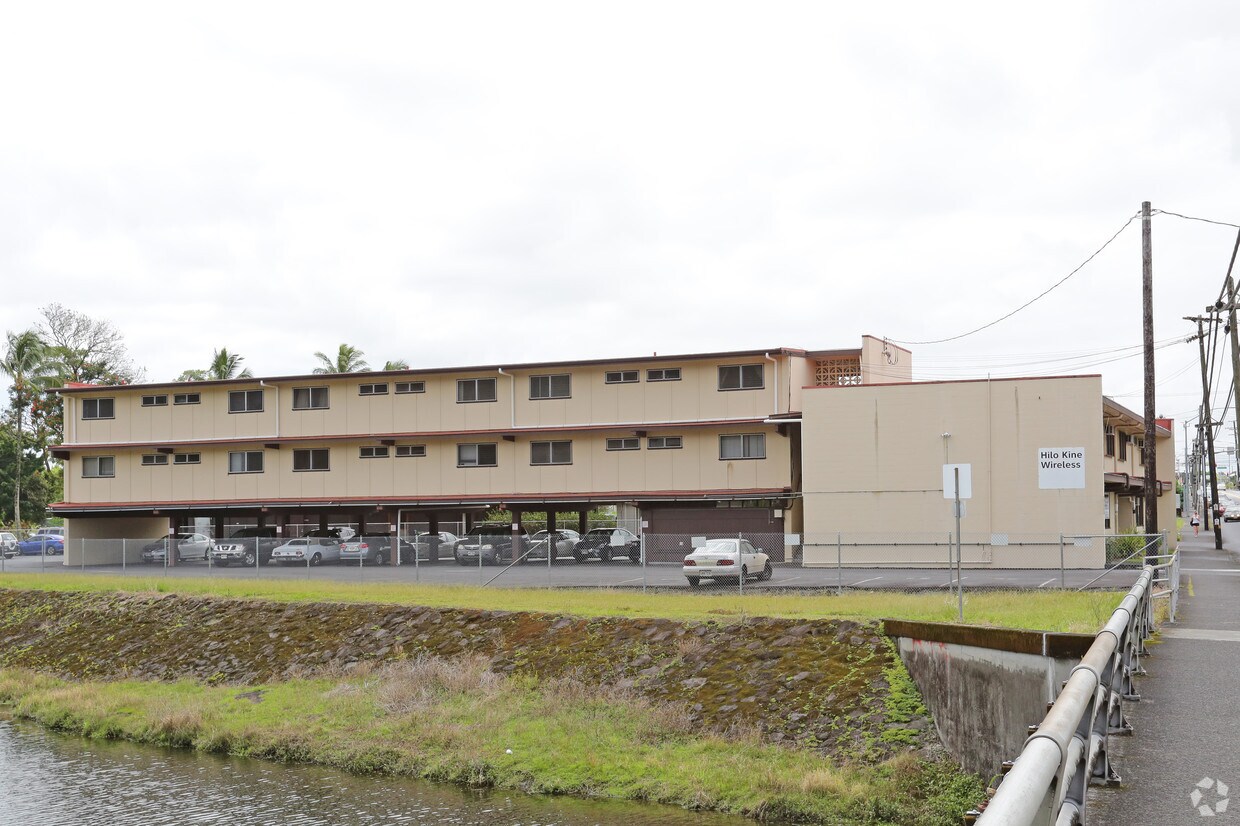 Building Photo - 963 Kilauea Ave