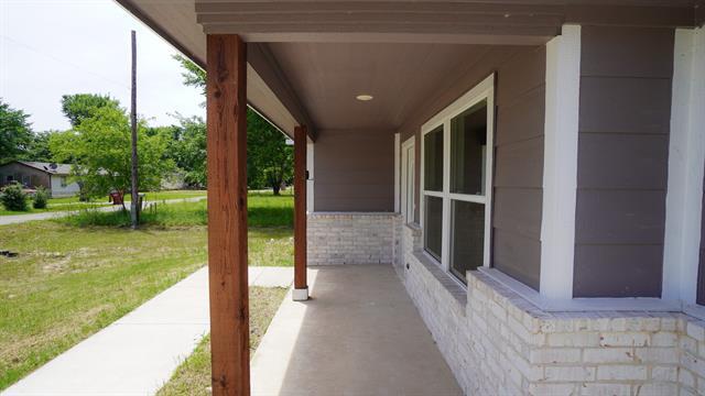 Building Photo - 917 Redoak Dr