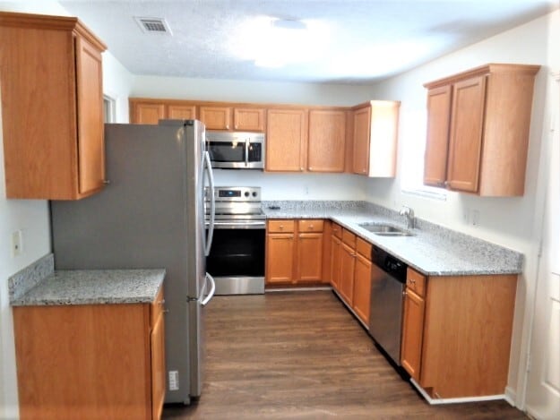 Building Photo - 5735 Roxbury Drive