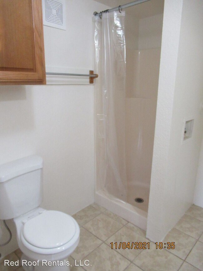 Building Photo - Studio, 1 bath House - 1106 204th St E #4