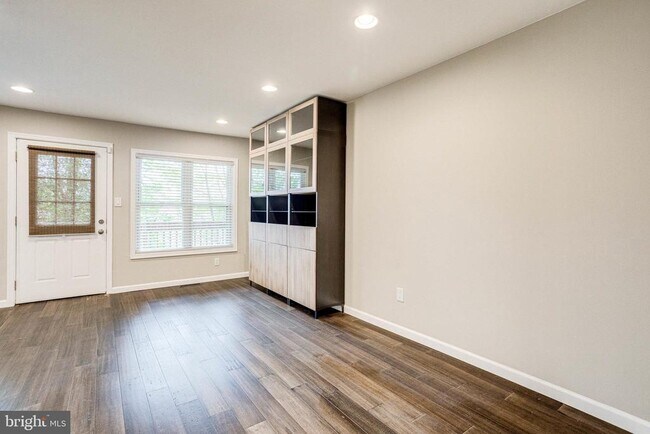 Foto del edificio - 2648 Bowen Rd SE