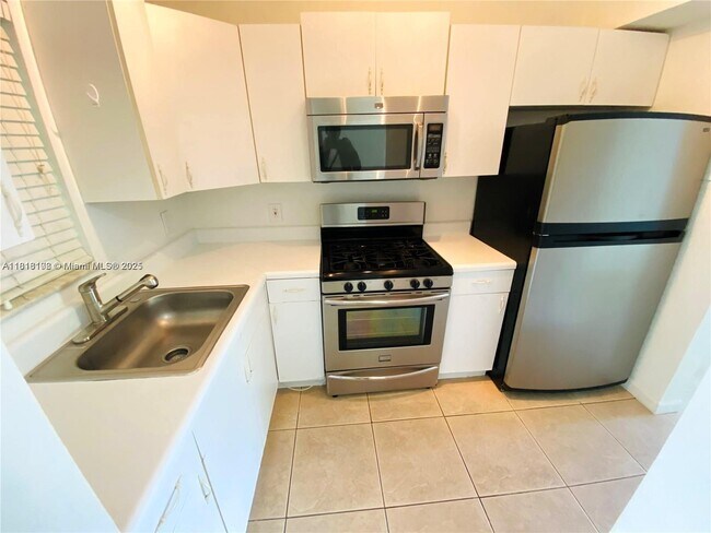 Foto del edificio - 12890 NE 8th Ave