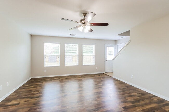 Building Photo - 16779 Warbler Dr
