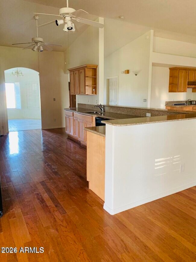Foto del edificio - 10770 N 127th Ave