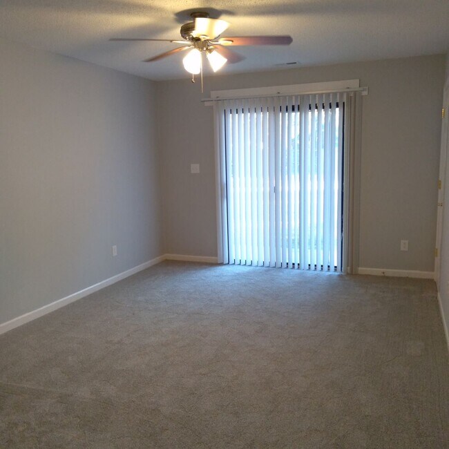 Foto del edificio - Coming Soon!   2 Bedroom, 1 Bath Downstairs Apartment