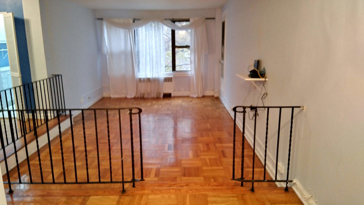 Sala de estar - 98-34 63rd Dr