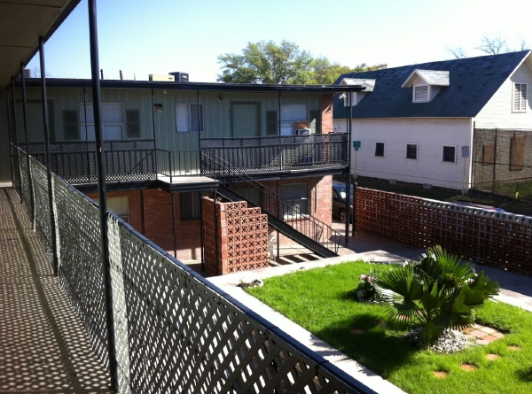 Patio - East Azul Apartments