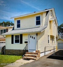 Building Photo - 1223 Briarwood Rd