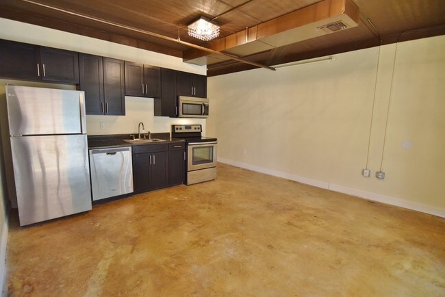 Building Photo - 310 Blount St