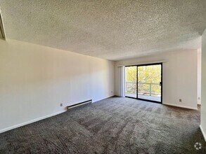 Building Photo - 2 Commodore Dr