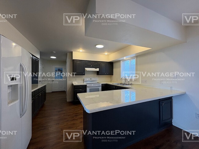 Building Photo - W656 Edwards Ave