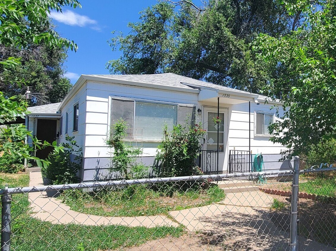 Primary Photo - COSY DUPLEX!! GREAT LOCATION!!