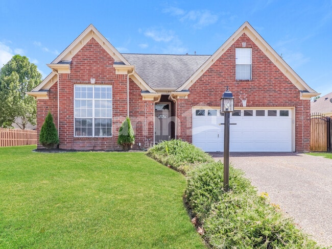 Building Photo - 9997 Woodland Grove Dr