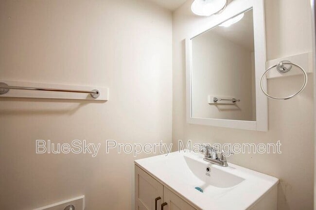 Building Photo - 247 Stribling Ave