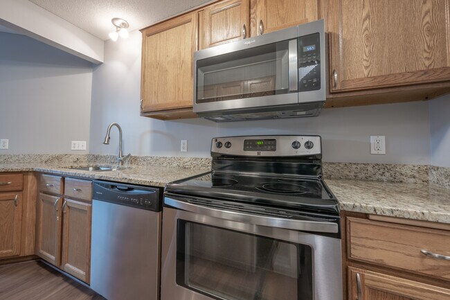 Foto del edificio - 7883 Autumn Ridge Avenue