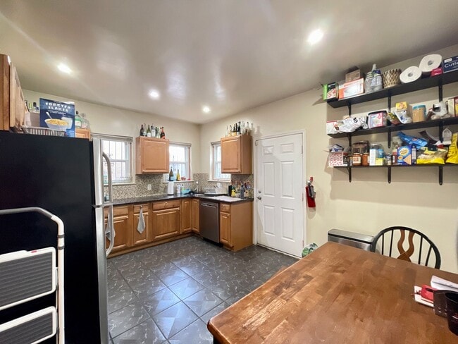 Building Photo - 416 N 31st St