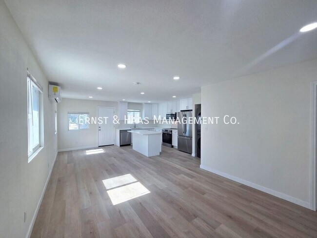 Foto del edificio - 8142 California St