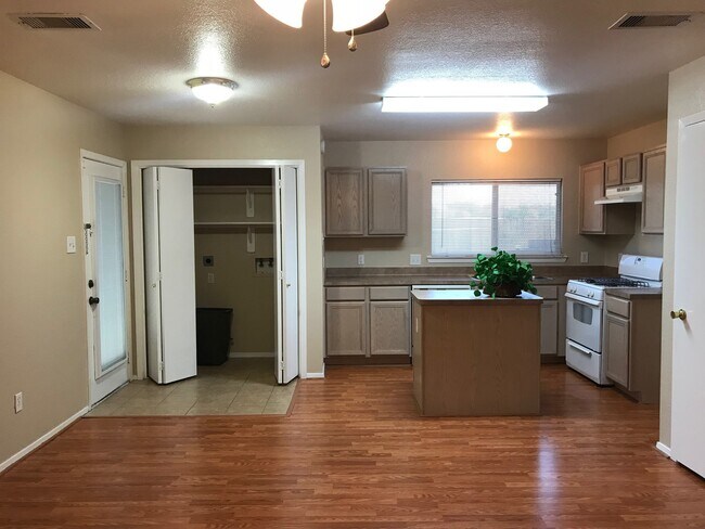 Building Photo - 21016 Alden's Oak