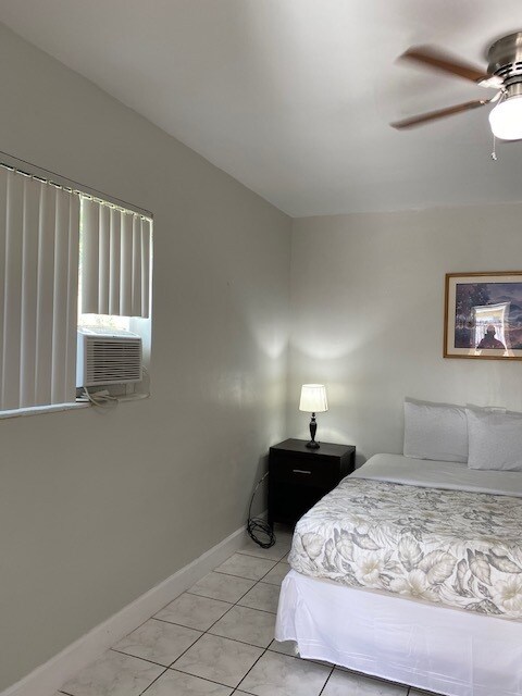MASTERBEDROOM - 6800 Simms St