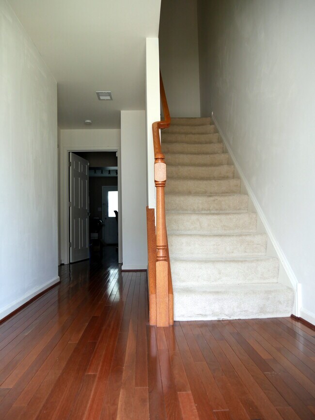 Foto del edificio - 435 Jacobsen Drive