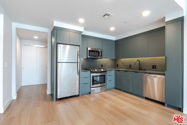 Building Photo - 10601 Washington Blvd