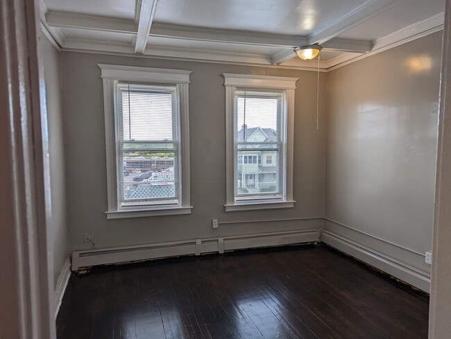 Building Photo - 605 Wethersfield Ave