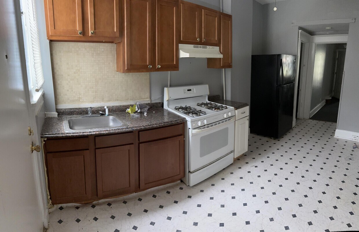 Building Photo - 3021 Gwynns Falls Pkwy