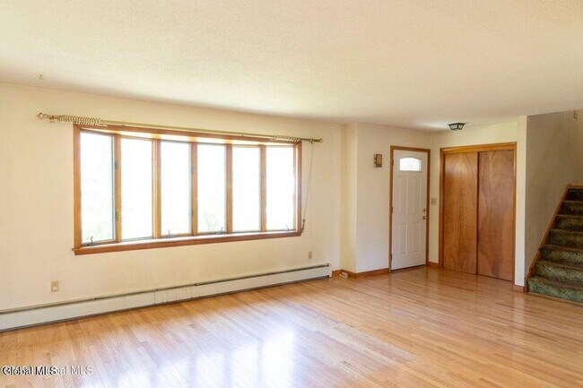 Building Photo - 17 Cedarwood Drive