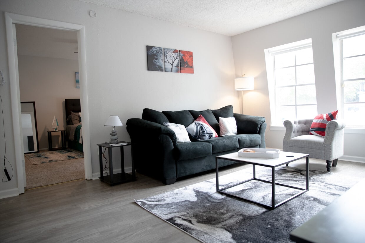 Primary Photo - 2020 Continental Ave