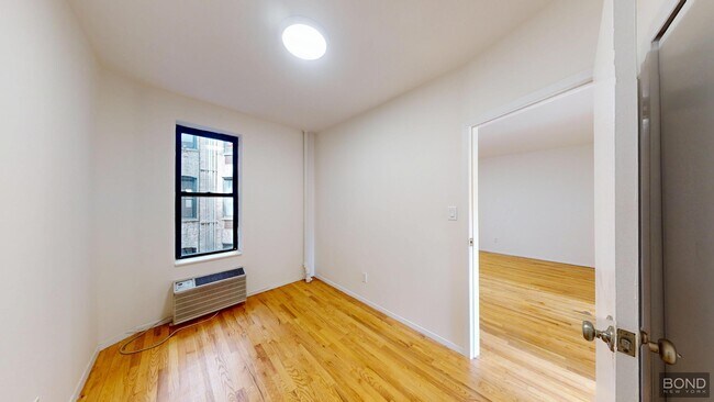 Foto del edificio - 240 Waverly Pl