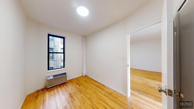 Building Photo - 240 Waverly Pl