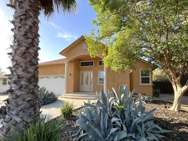 Building Photo - 4929 Donovan Dr