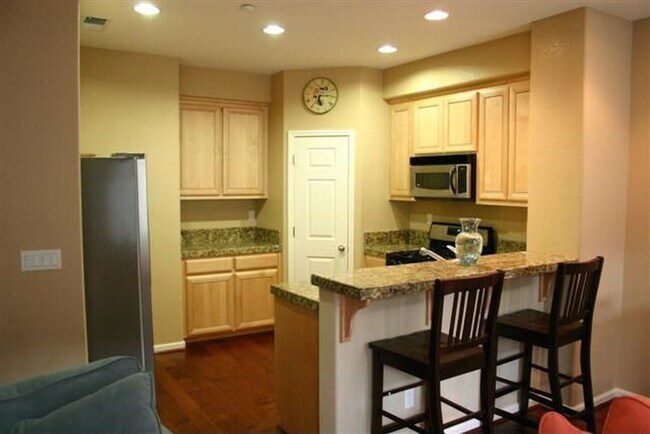 Building Photo - Brentwood 3 bedroom, 2.5 bath Coppergate T...