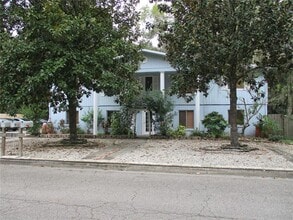 Building Photo - 1048 SW 6th Dr