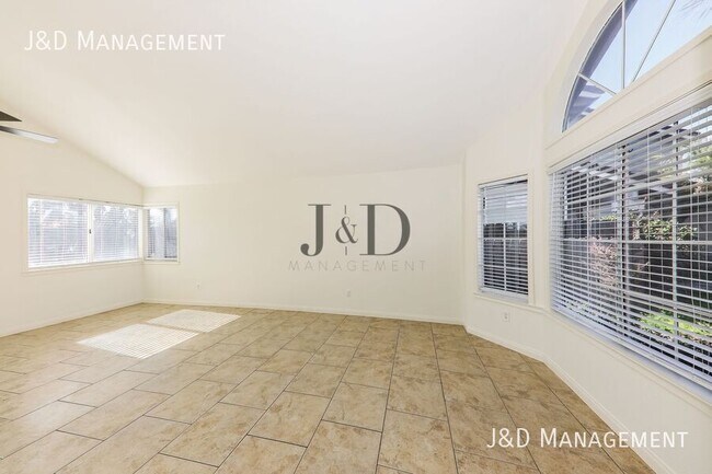 Foto del edificio - 23835 Cork Oak Cir