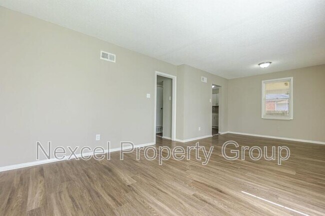 Foto del edificio - 1024 Mendenhall Cove