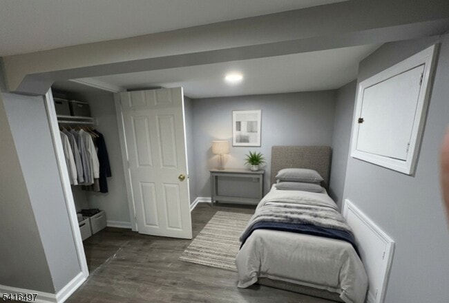 Building Photo - 136 Raritan Rd