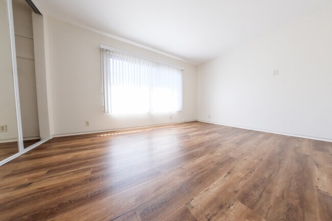 Foto del edificio - 7758 W 91st St
