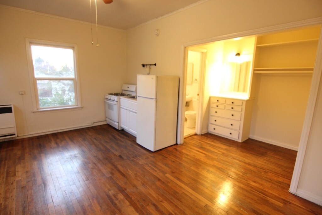 Primary Photo - 836 Sanborn Ave