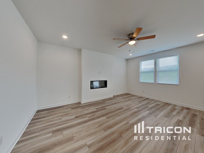 Foto del edificio - 156 Millbrook Dr