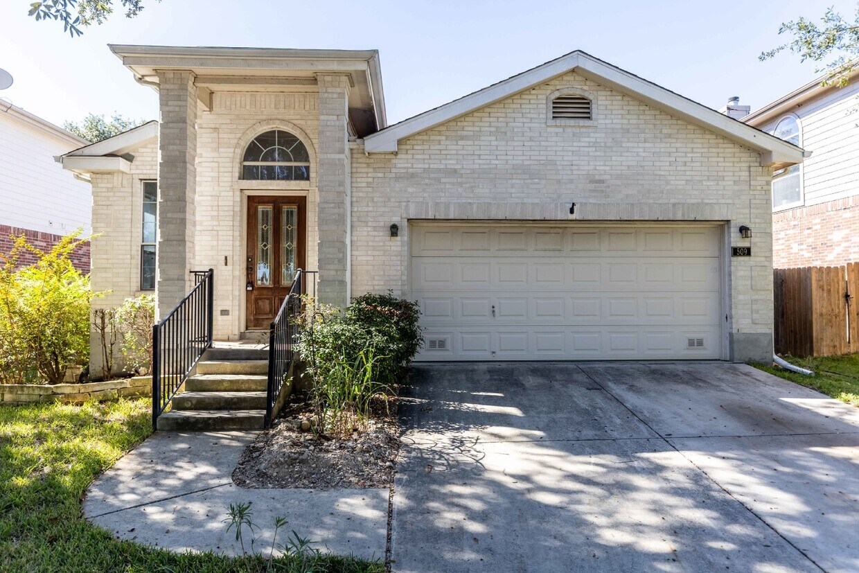 Foto principal - 509 Foxford Run Dr